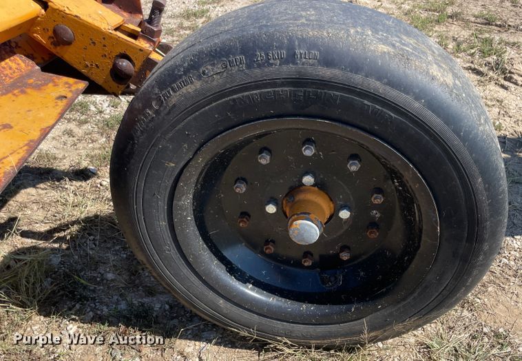 image for item JQ9423 Batwing rotary mower