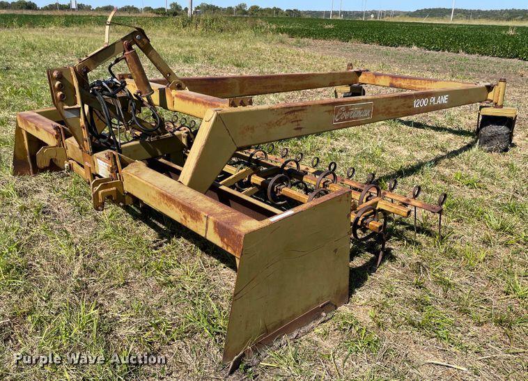 image for item JQ9425 Eversman 1200  land leveler