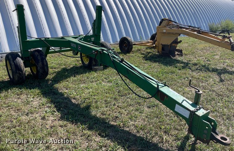 image for item JQ9431 John Deere 1570  implement caddy