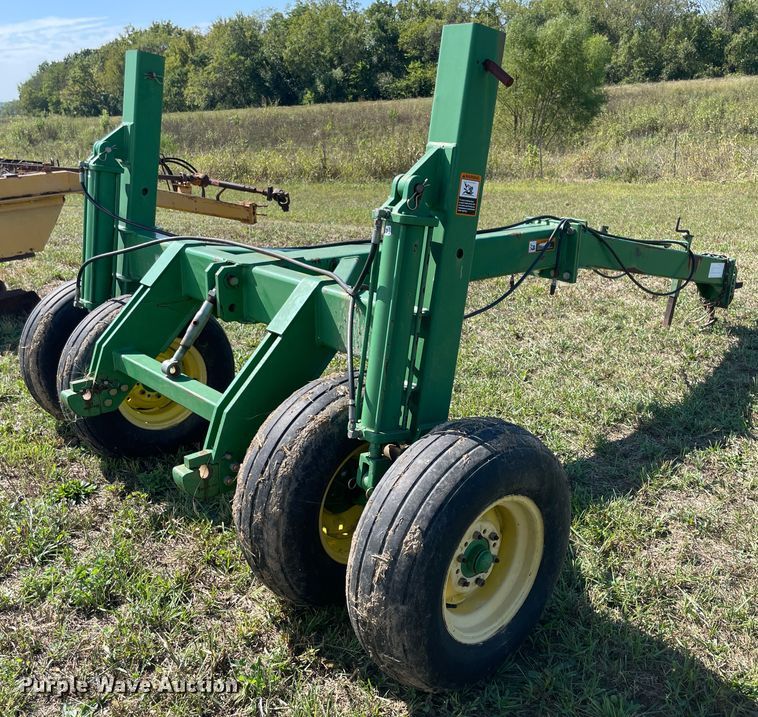 image for item JQ9431 John Deere 1570  implement caddy