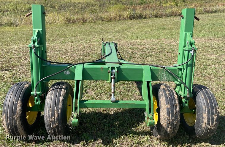 image for item JQ9431 John Deere 1570  implement caddy