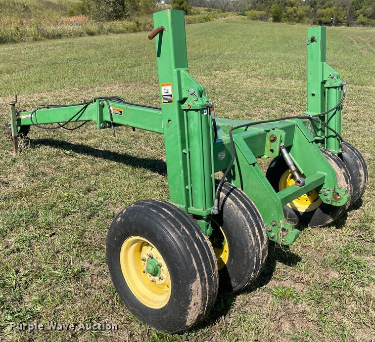 image for item JQ9431 John Deere 1570  implement caddy