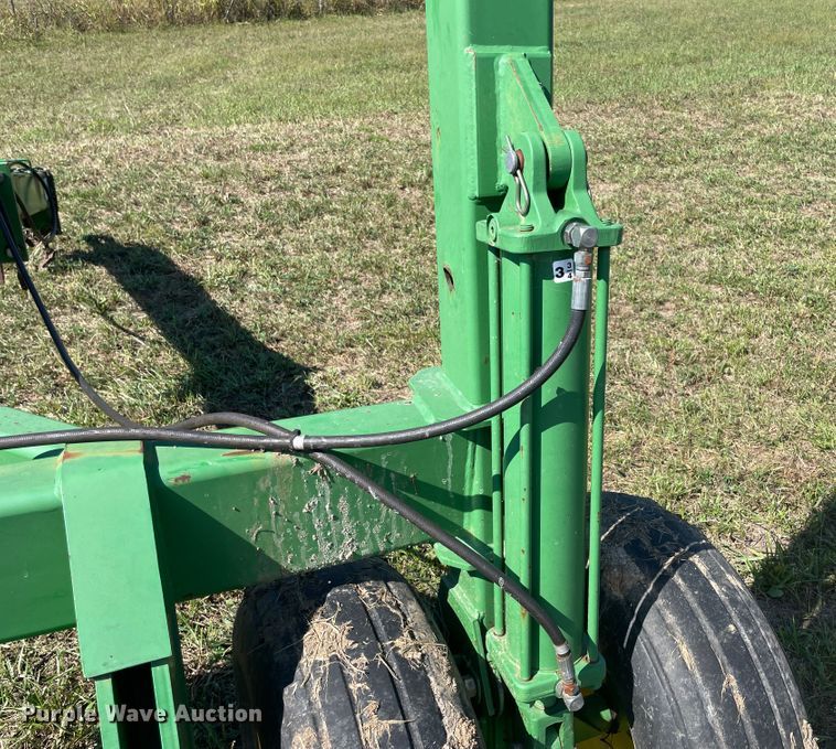 image for item JQ9431 John Deere 1570  implement caddy