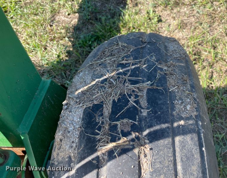 image for item JQ9431 John Deere 1570  implement caddy