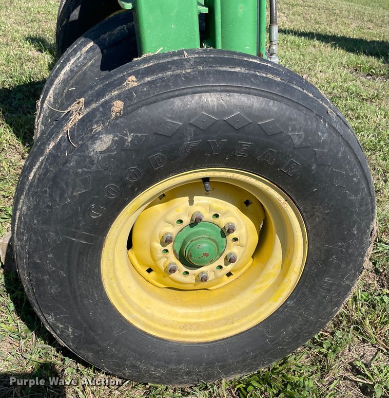 image for item JQ9431 John Deere 1570  implement caddy