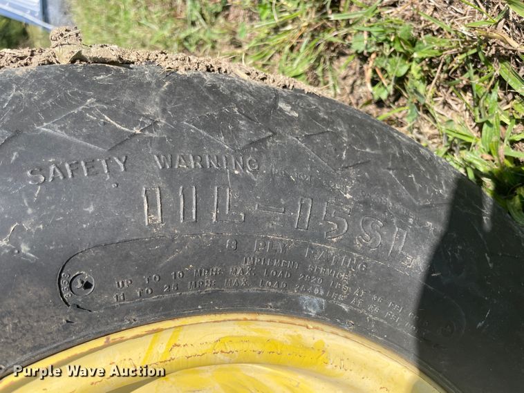 image for item JQ9431 John Deere 1570  implement caddy