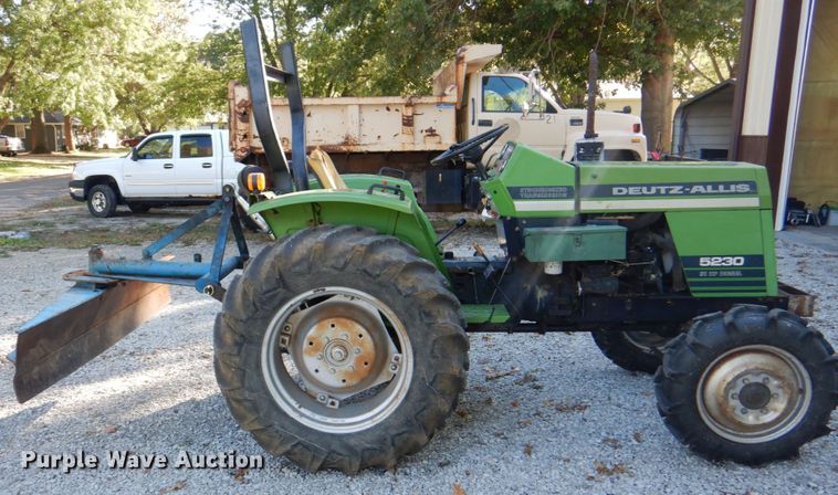 image for item JS9208 Deutz Allis 5230  MFWD tractor