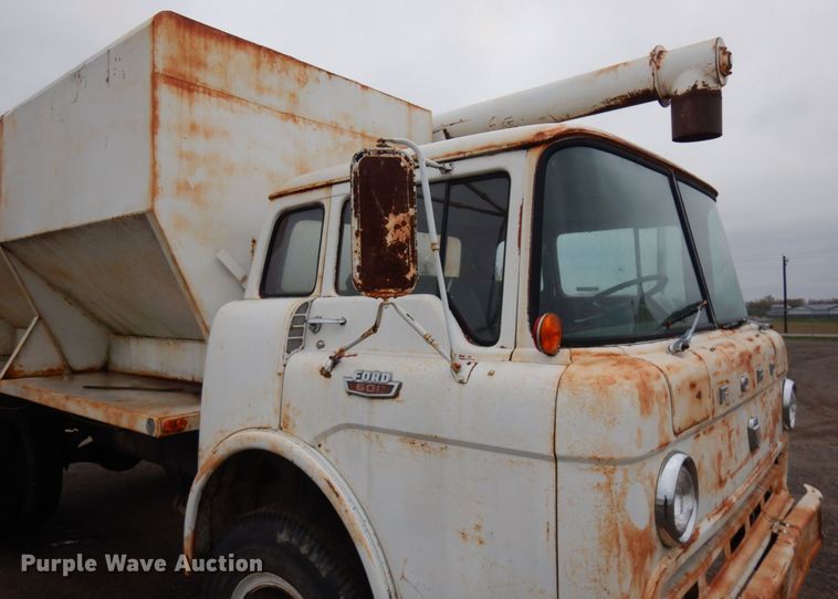 image for item JS9524 1967 Ford F600  feed delivery truck