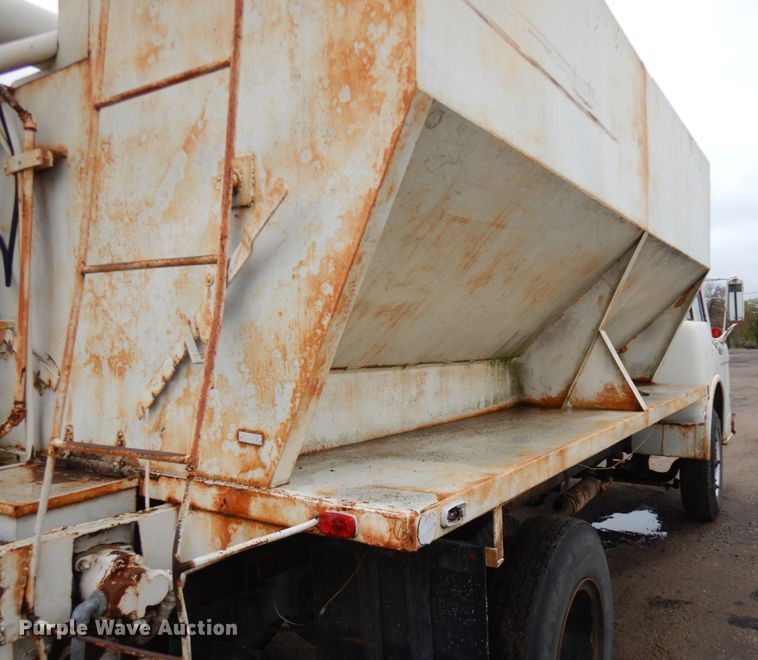 image for item JS9524 1967 Ford F600  feed delivery truck