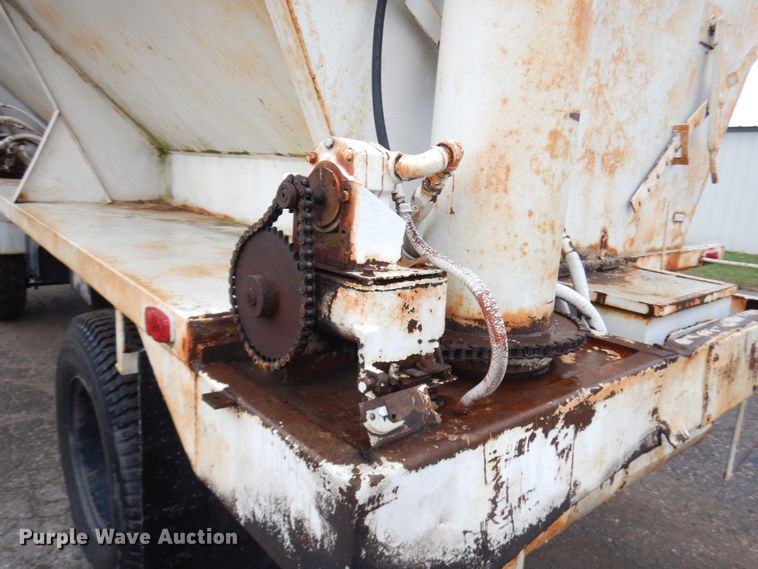 image for item JS9524 1967 Ford F600  feed delivery truck