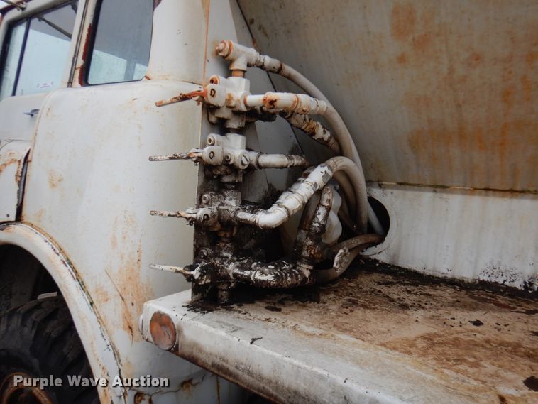 image for item JS9524 1967 Ford F600  feed delivery truck