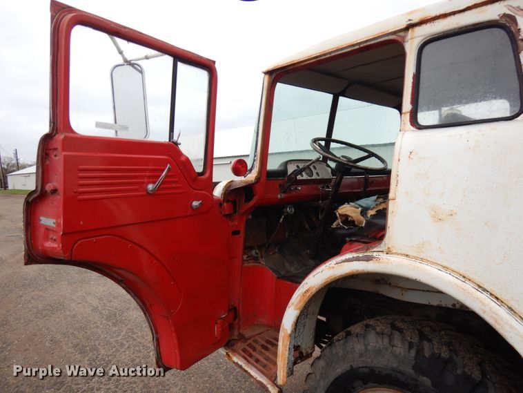 image for item JS9524 1967 Ford F600  feed delivery truck