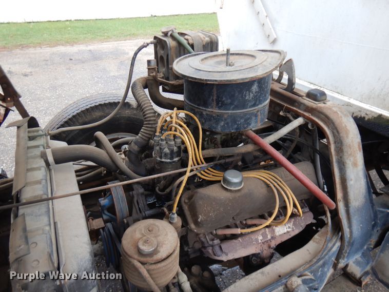 image for item JS9524 1967 Ford F600  feed delivery truck