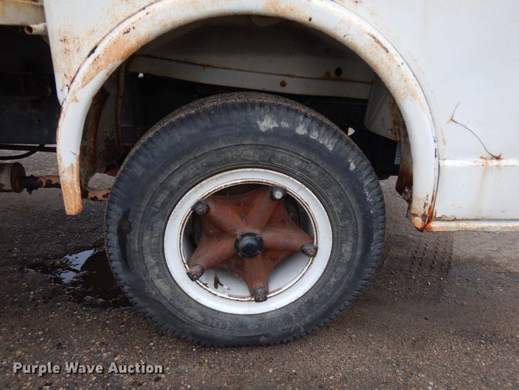 image for item JS9524 1967 Ford F600  feed delivery truck