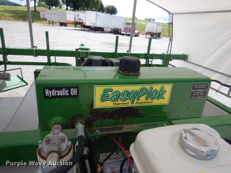 image for item JY9781 Nabers Ag Equipment Easy Pick  harvest assitant