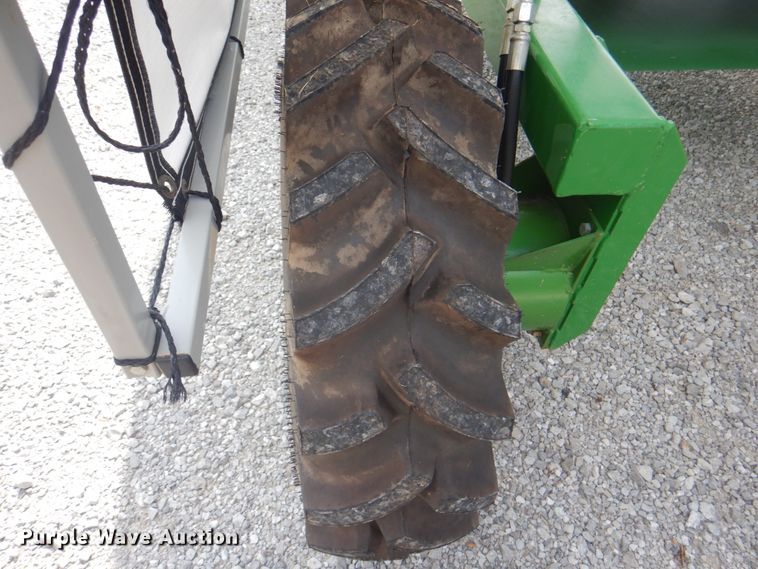 image for item JY9781 Nabers Ag Equipment Easy Pick  harvest assitant