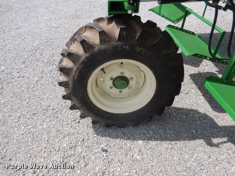 image for item JY9781 Nabers Ag Equipment Easy Pick  harvest assitant