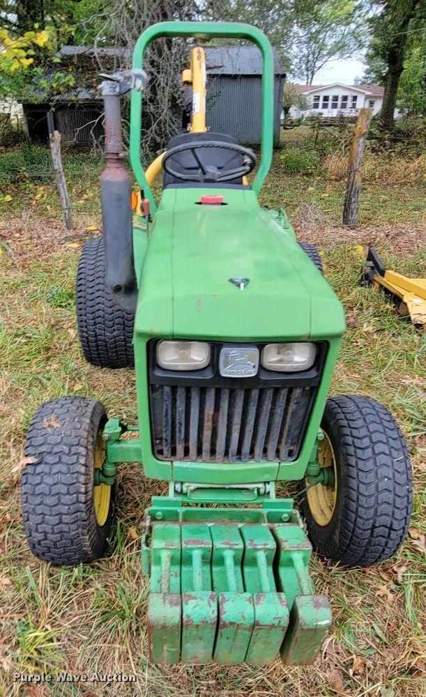 image for item KQ9172 1984 John Deere 650  tractor