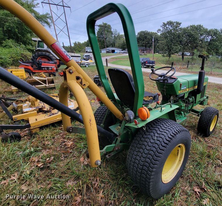 image for item KQ9172 1984 John Deere 650  tractor