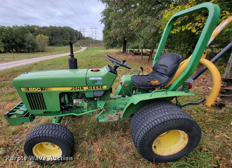 image for item KQ9172 1984 John Deere 650  tractor