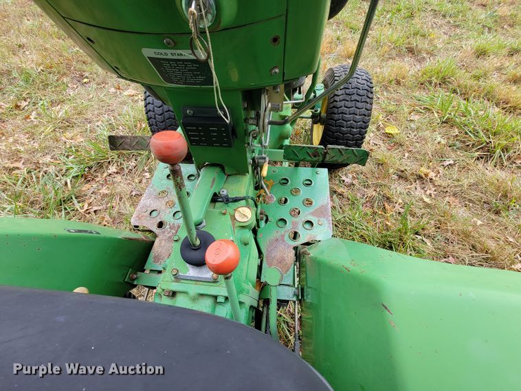 image for item KQ9172 1984 John Deere 650  tractor