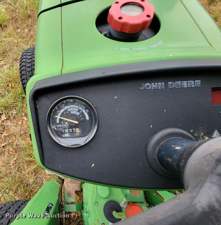 image for item KQ9172 1984 John Deere 650  tractor