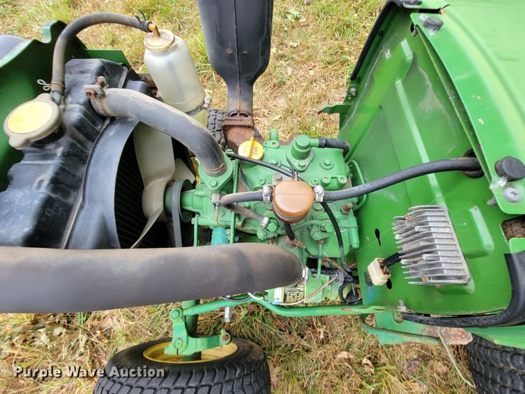 image for item KQ9172 1984 John Deere 650  tractor