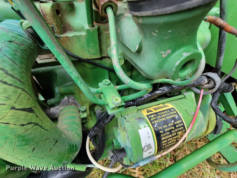 image for item KQ9172 1984 John Deere 650  tractor