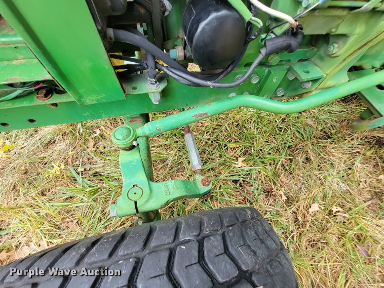 image for item KQ9172 1984 John Deere 650  tractor