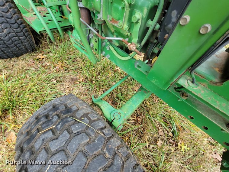 image for item KQ9172 1984 John Deere 650  tractor