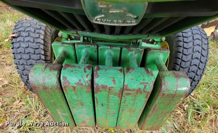 image for item KQ9172 1984 John Deere 650  tractor