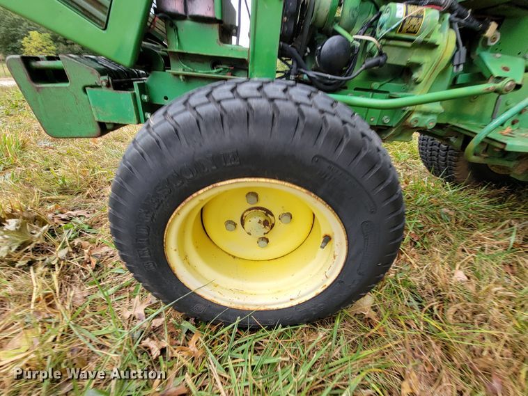 image for item KQ9172 1984 John Deere 650  tractor