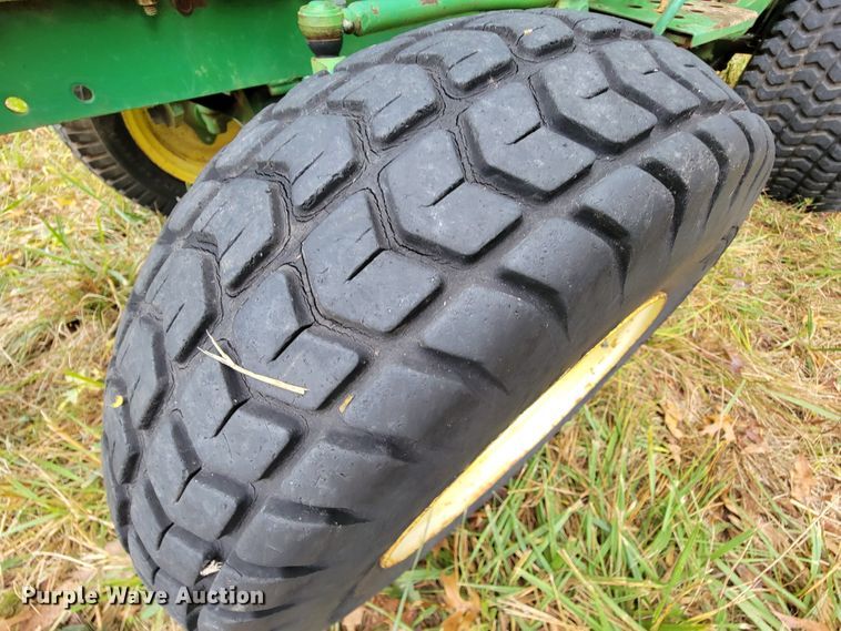 image for item KQ9172 1984 John Deere 650  tractor