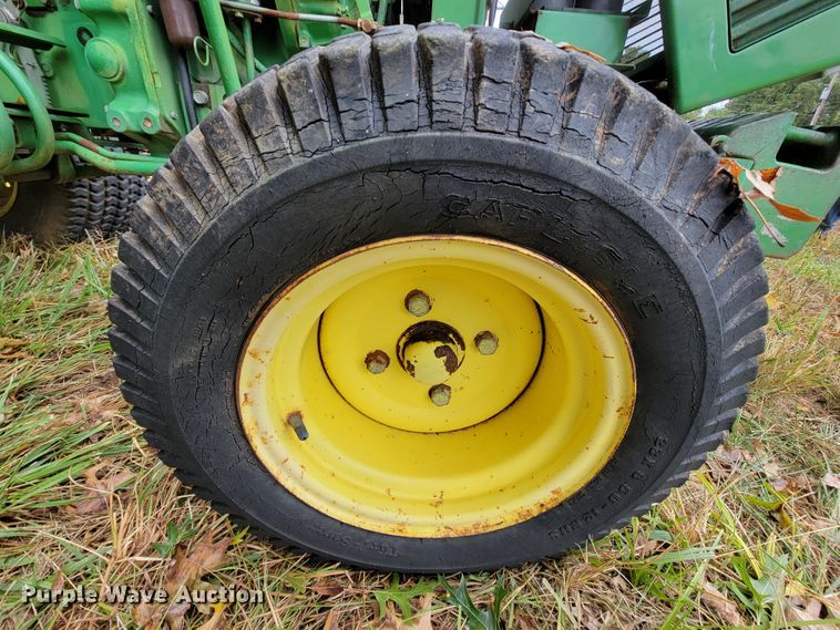 image for item KQ9172 1984 John Deere 650  tractor