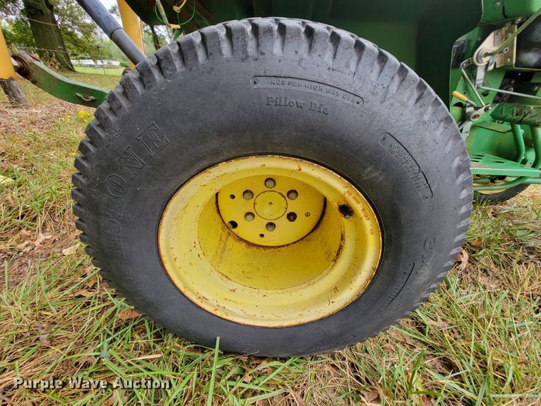 image for item KQ9172 1984 John Deere 650  tractor