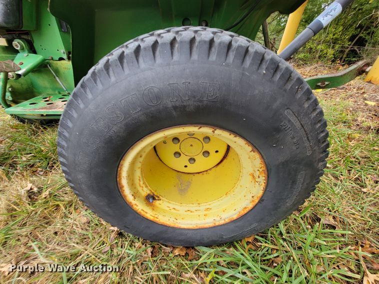 image for item KQ9172 1984 John Deere 650  tractor