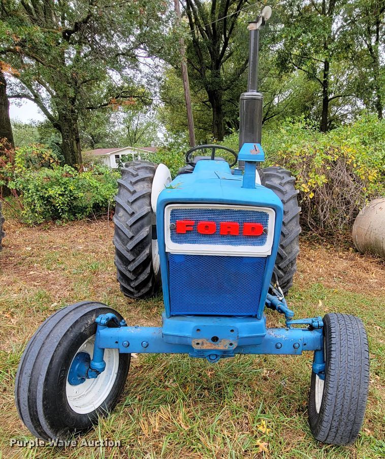 image for item KQ9180 Ford 4000  tractor