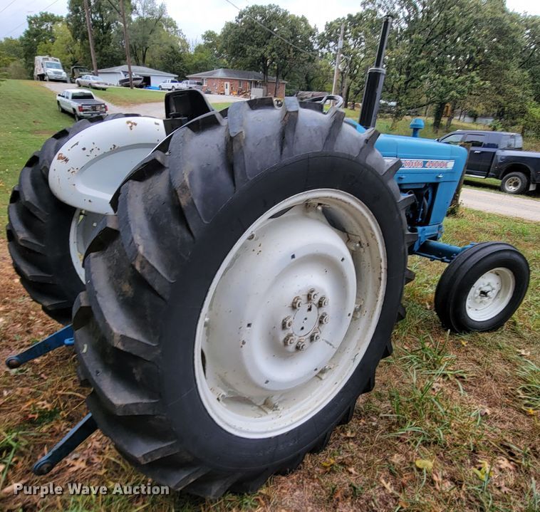 image for item KQ9180 Ford 4000  tractor