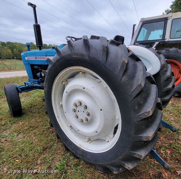 image for item KQ9180 Ford 4000  tractor