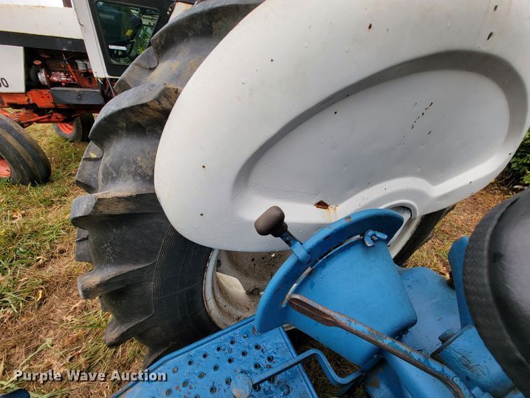 image for item KQ9180 Ford 4000  tractor