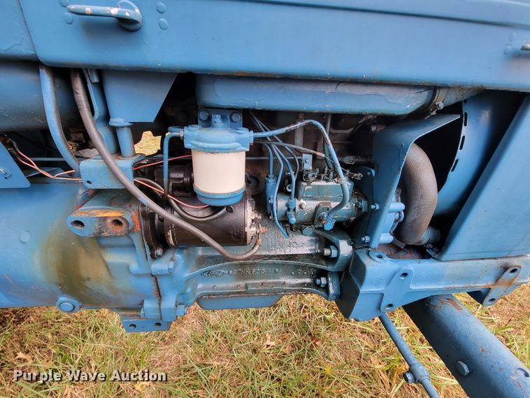 image for item KQ9180 Ford 4000  tractor