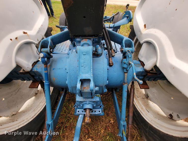 image for item KQ9180 Ford 4000  tractor