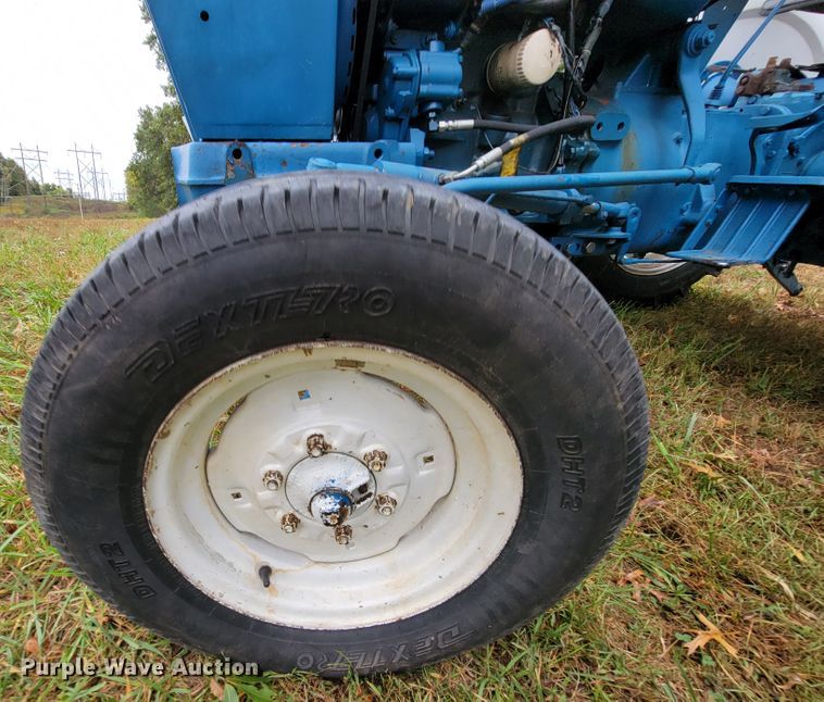 image for item KQ9180 Ford 4000  tractor