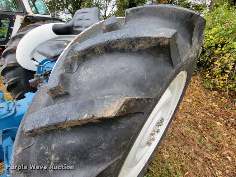 image for item KQ9180 Ford 4000  tractor