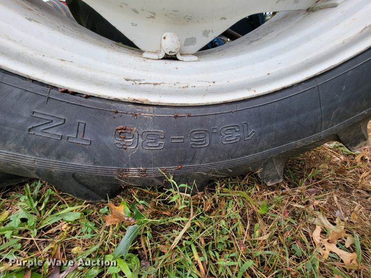 image for item KQ9180 Ford 4000  tractor