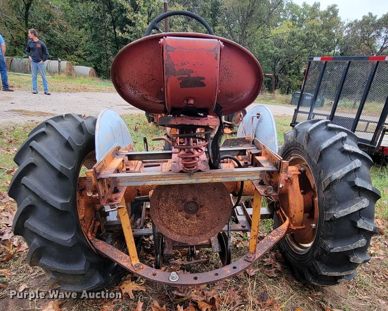 image for item KQ9185 1948 Allis Chalmers C  tractor