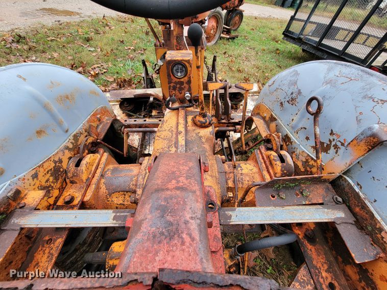image for item KQ9185 1948 Allis Chalmers C  tractor
