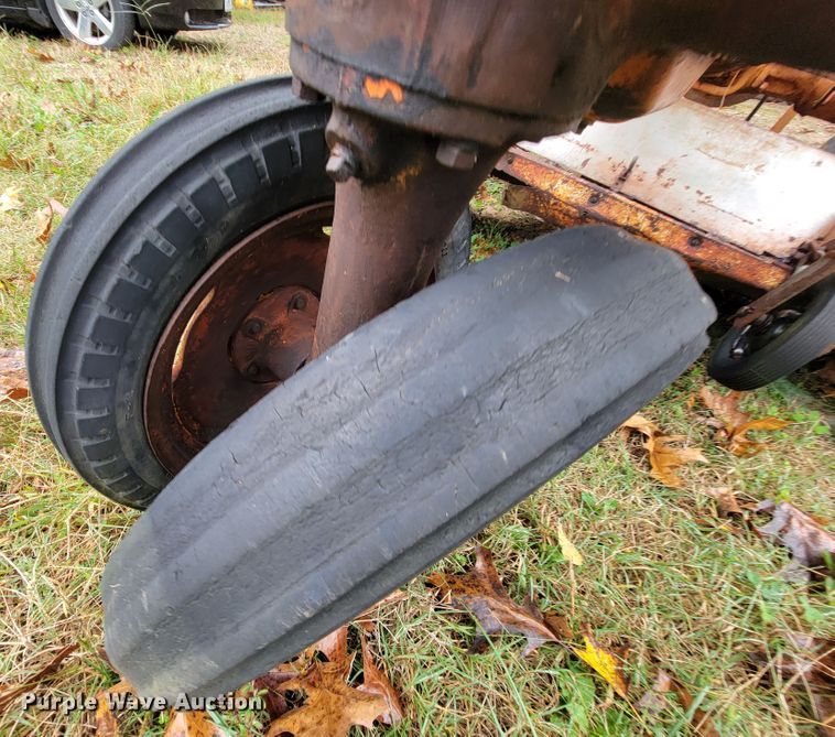 image for item KQ9185 1948 Allis Chalmers C  tractor