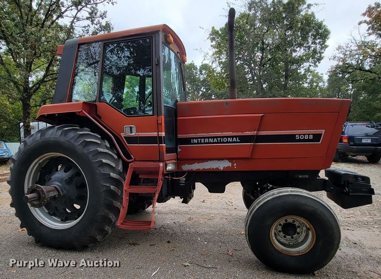 image for item KQ9187 1981 International 5088  tractor