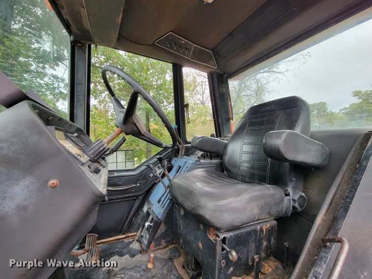 image for item KQ9187 1981 International 5088  tractor